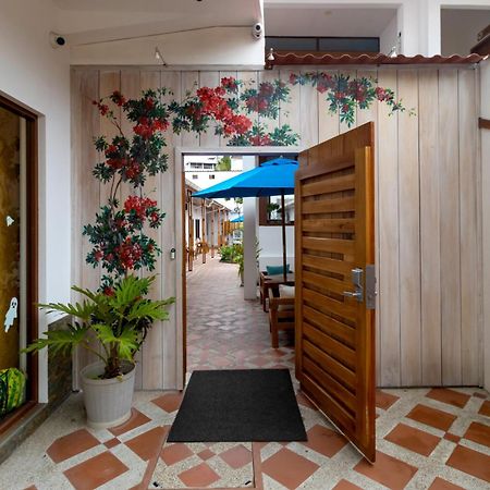 Plaza Luna Suites Puerto Ayora  Eksteriør billede